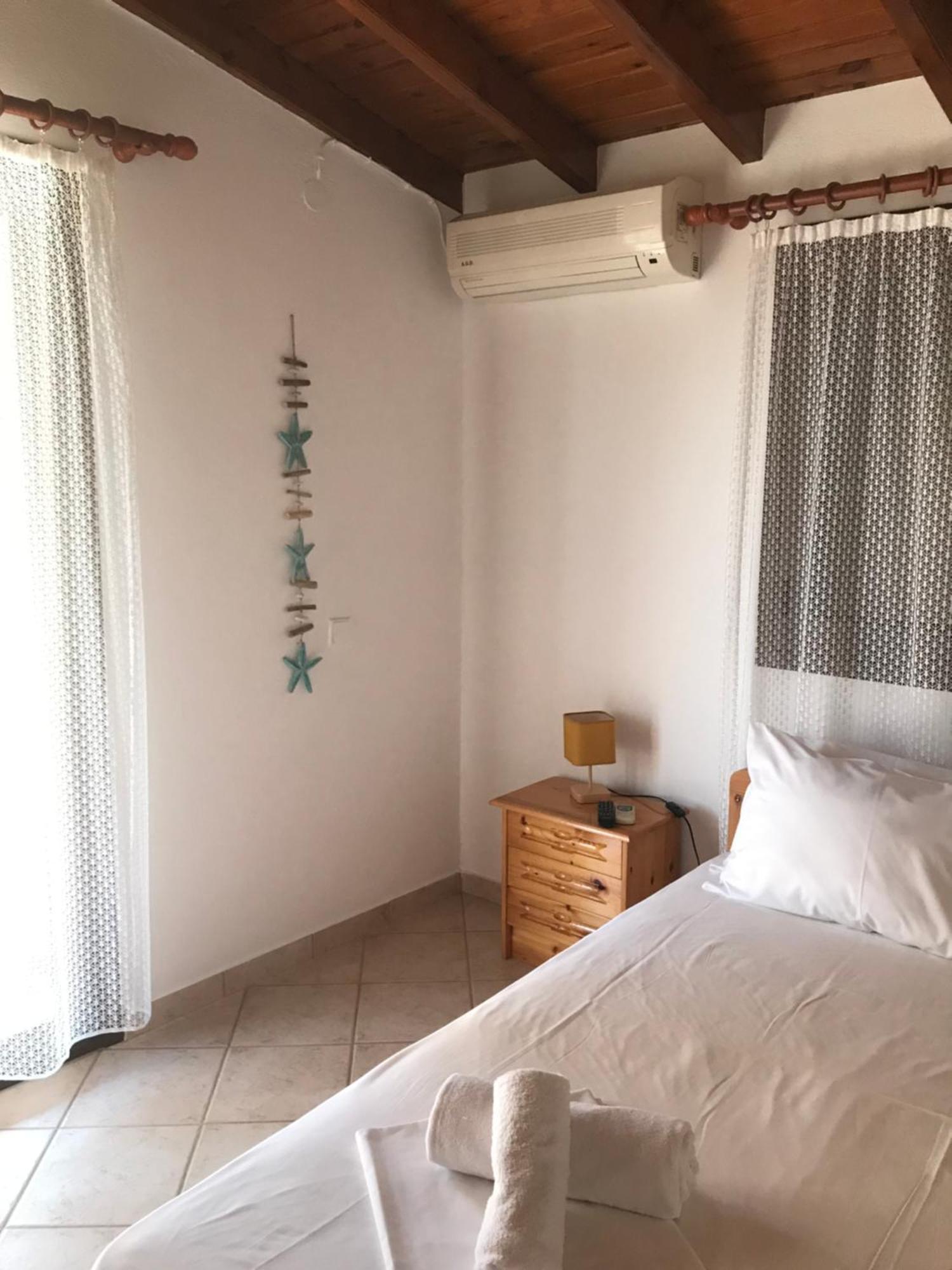 Nikos & Panagiota Apartment วูร์วูรู ภายนอก รูปภาพ