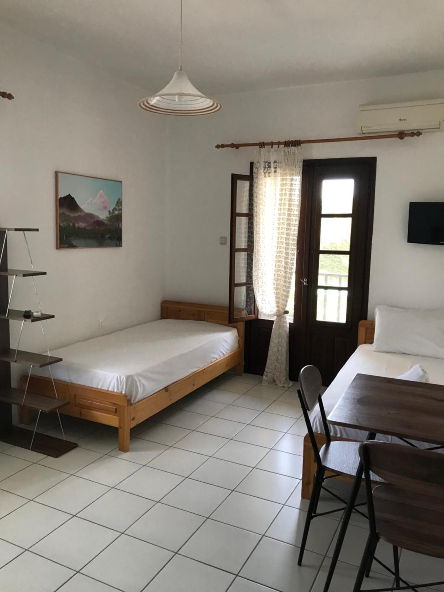 Nikos & Panagiota Apartment วูร์วูรู ภายนอก รูปภาพ