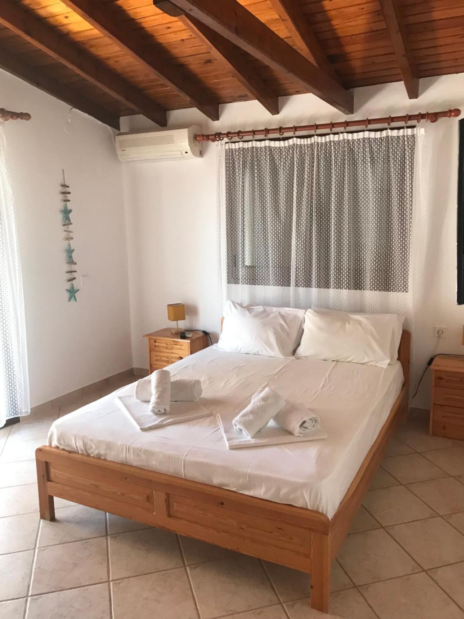 Nikos & Panagiota Apartment วูร์วูรู ภายนอก รูปภาพ